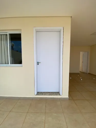 Porta Pet pvc branca 70 cm já instalada acima de 5 un