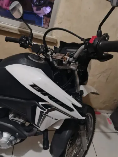 Moto Honda Bros 2023 em perfeito estado moto particular