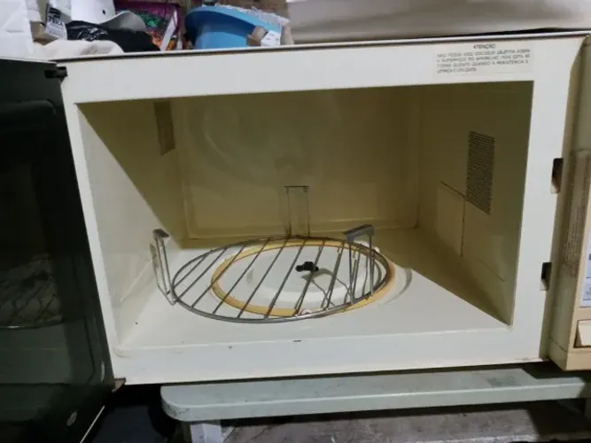 Forno Microondas Praticamente novo