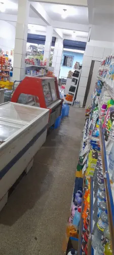 Aluga-se ponto comercial