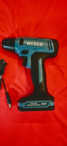 Furadeira e parafusadeira profissional 12v