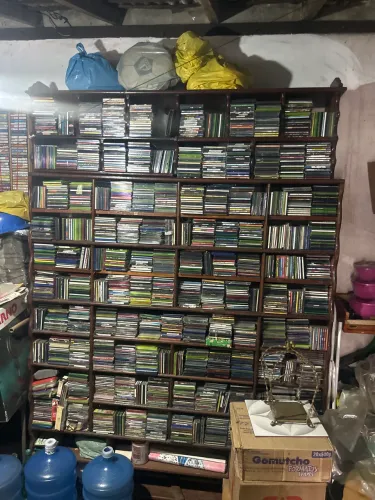Coleção CDS originais e gravados (3mil cds, baratinho quem tiver interesse e doação)