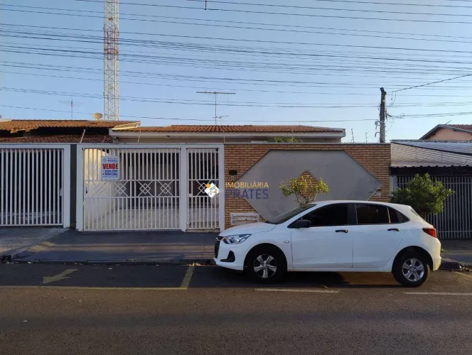 Linda casa residencial no Parque das Flores, ótima localização, próximo ao Muffato e a Ave