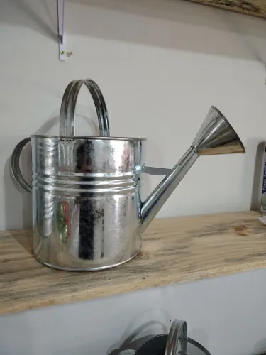 Regador 9 Litros aço galvanizado ou Azul