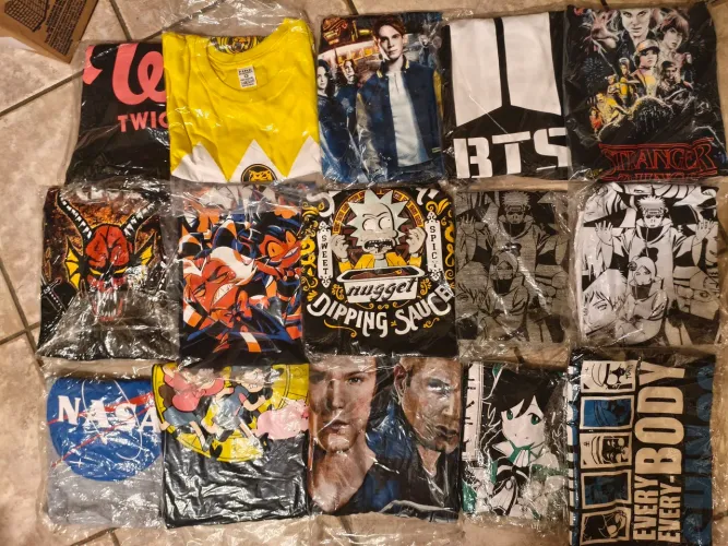 Lote com 41 camisetas geeks