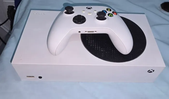 XBOX SERIES S EM BOM ESTADO