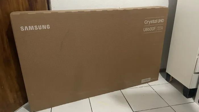 Vende tv 55 polegadas Samsung com defeito na tela. Vendendo para aproveitar as peças.