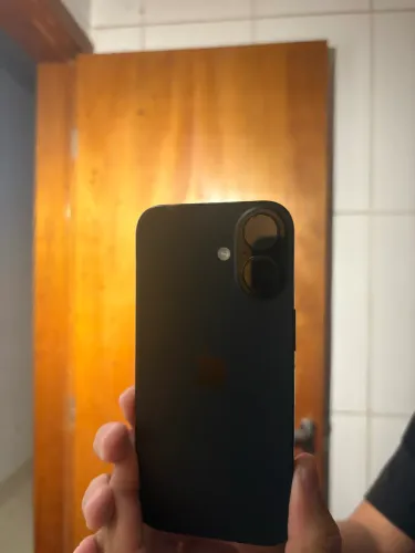 iPhone 16 usado 