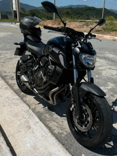 Yamaha MT 07 Impecável!!!