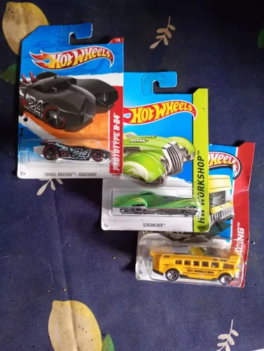 Vende se esse 3 Hotwheels