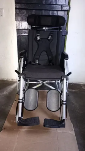 Cadeira de Rodas Dellamed D700 (Alumínio ) Estado de Nova!