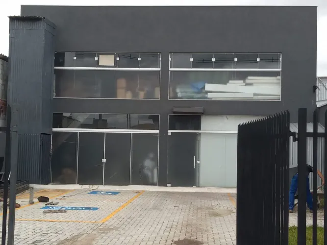 Coberturas e estruturas metálicas