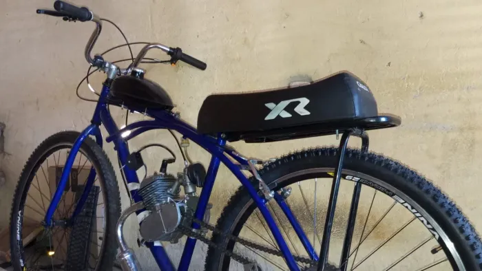 VENDO OU TROCO MOTORIZADA 80cc NOVA