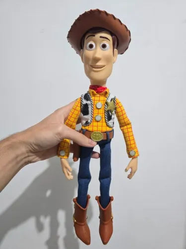 Woody signature collection toy story