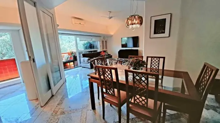 Apartamento - Padrão / Residencial / Leblon