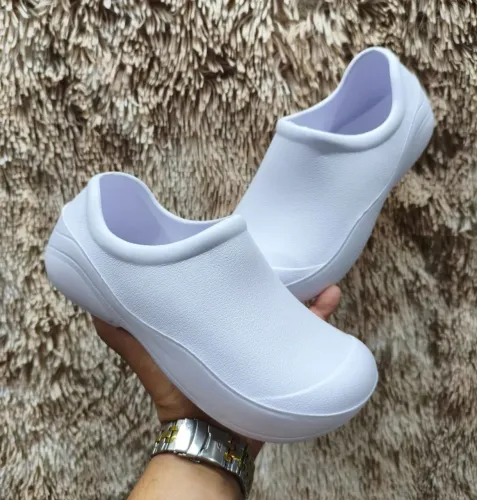 Vendo essa Crocs branca por 130