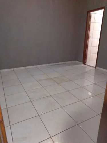 Aluga-se uma casa Zé Pereira
