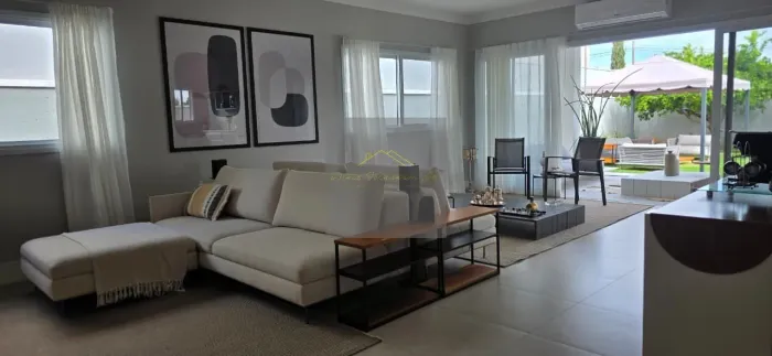 Casa em Condomínio de Luxo em Indaiatuba-SP 3 suítes, 2 salas, 5 banheiros, 4 vagas 260m²