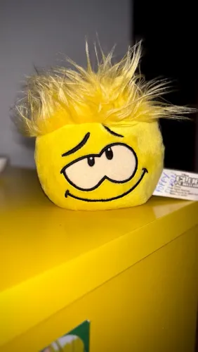PUFFLE AMARELO - Pelúcia Club Penguim
