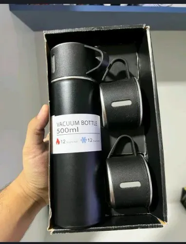 Garrafa térmica de 500 ml com duas canecas a pronta entrega