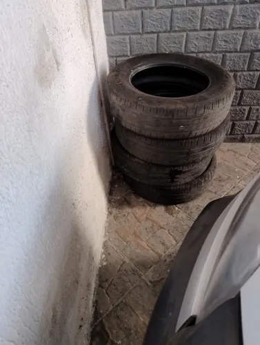 Pneus de kwid aro 14 usado semi novo