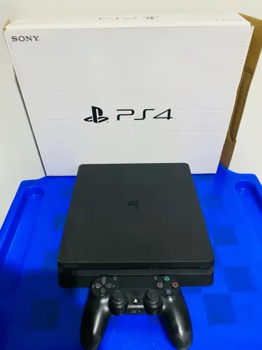 PS4 Slim 1TB à venda! Controle original Funcionando perfeitamente Muito bem conservado