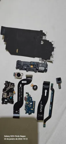 Vendo essas peças do samsung s21 5g so tenho essas nada a mas