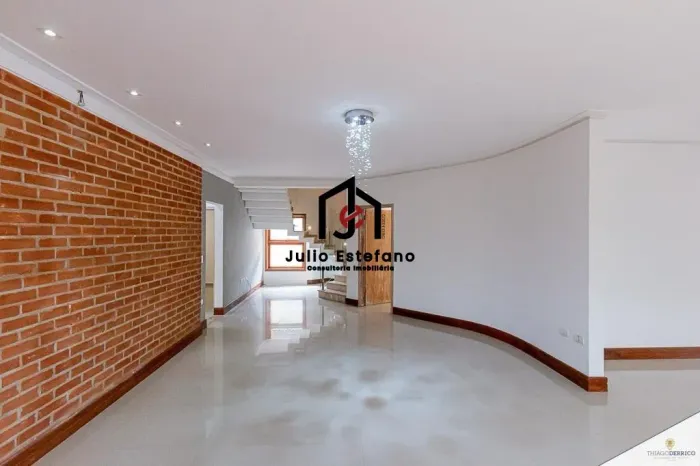 Sobrado com 4 dormitórios sendo 3 suítes no Condomínio Colonial Village em Pindamonhangaba