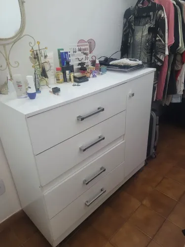 Comoda branca 4 gavetas