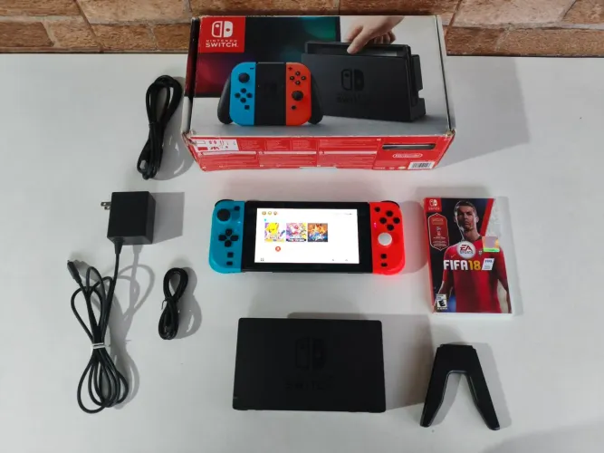 Nintendo Switch V1 com 4 jogos