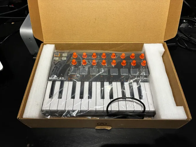 Teclado Controlador Arturia Minilab MKII