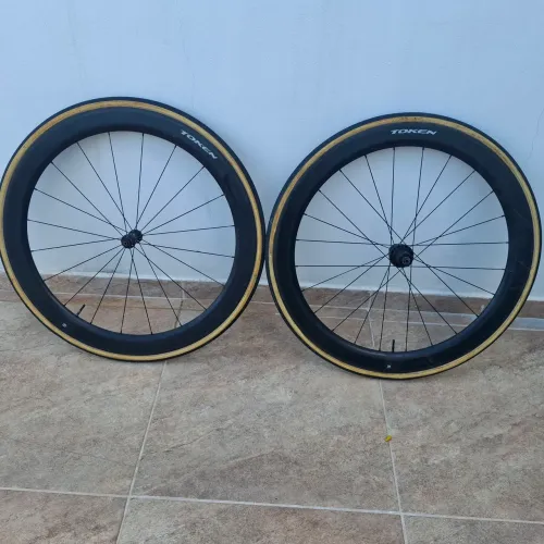 Par de rodas em carbono 