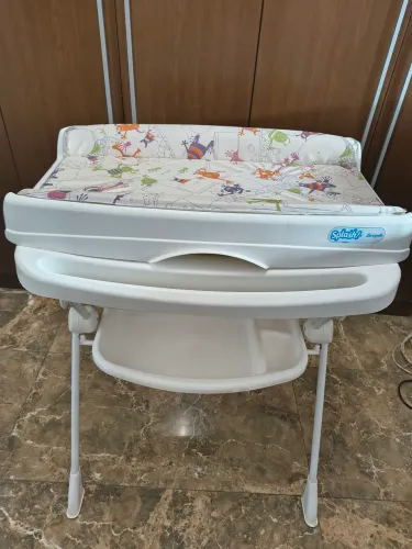 Banheira Burigotto Splash com Suporte e assento redutor.