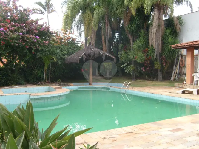 Casa à venda ou para alugar com 4 quartos, sendo 2 suítes, em Vila Cascais, Vinhedo - SP