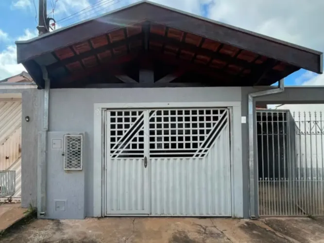 Casa residencial com 01 quarto no Jardim Vitória.