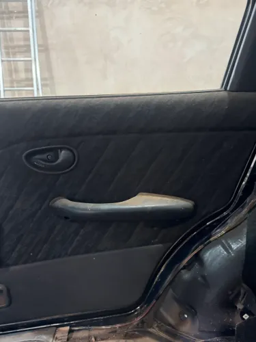 FORRO DE PORTA TRASEIRA DIREITA FIAT PALIO 2001