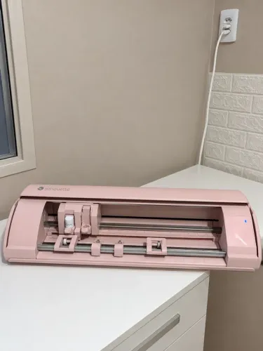 Silhouette cameo 5