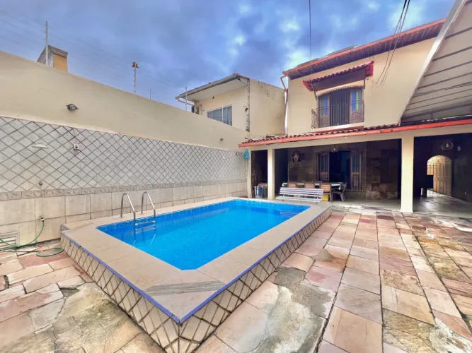 Vendo casa com piscina|  05 quartos | Belém| Batista Campos| 04 vagas