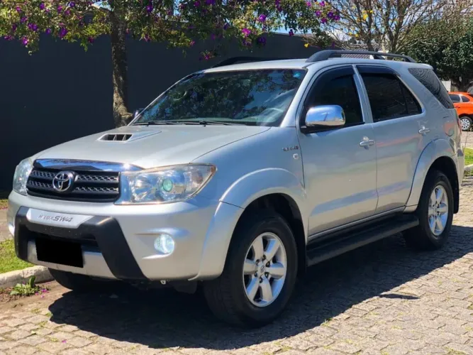 Toyota Hilux SW4 SRV D4-d 4X4 3.0 TDI Dies. AUT 2011