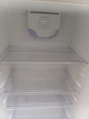 Geladeira Electrolux usado 462 litros e congelador de 115 litros.
