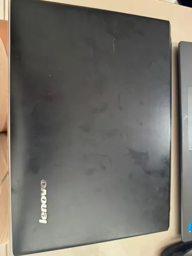 Notebook Lenovo + Carregador | Ótimo estado.