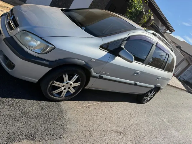Chevrolet Zafira Elegance 2.0 MPFI 16V 136cv 5P 2005