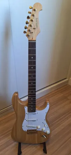 Guitarra Stratocaster Ash