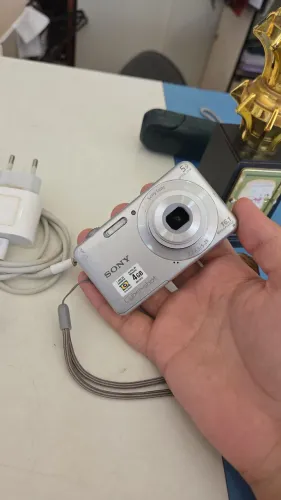 Camera Sony W710
