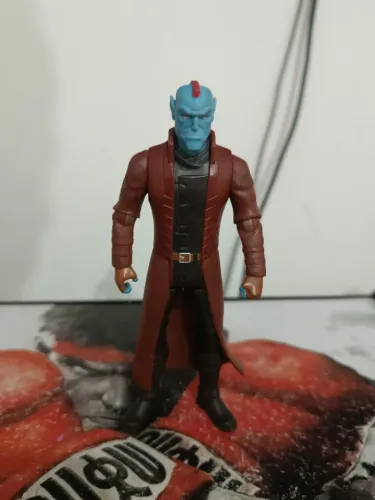 Boneco Yondu Guardião das Galáxias . Marvel Hasbro 2016. Item ideal para colecionadores.
