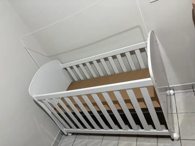 Vende-se berço novo 