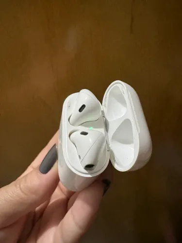 AirPods