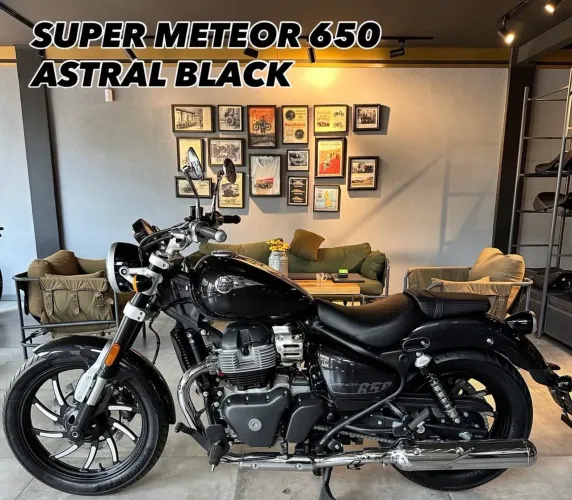 SUPER METEOR ASTRAL BLACK 650cc ! DAIANA