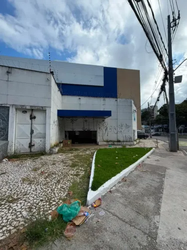 MÓVEL COMERCIAL À VENDA | ESQUINA MILTON SANTOS × GARIBALDI