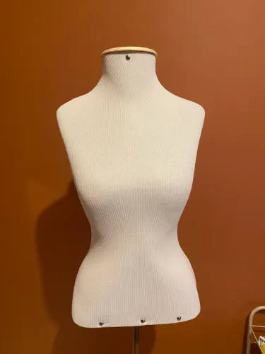 Manequim busto com pedestal